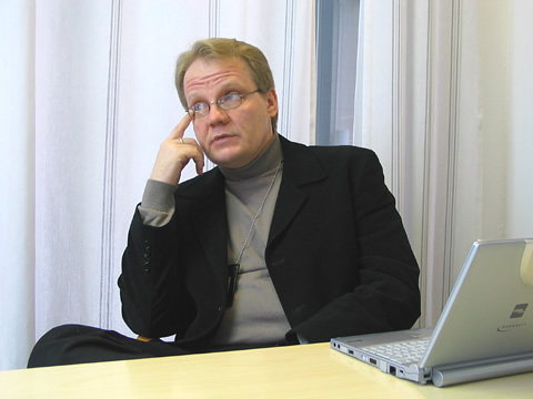 Vastaajana Tekesin teknologiajohtaja Henri Grundst�n.